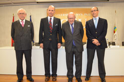 Juan Pérez Alhama, Carlos Rodríguez Braun, José Luis Pérez de Ayala, y Francisco José Contreras