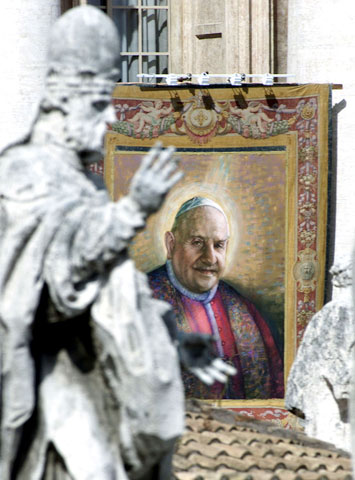 Tapiz de Juan XXIII, en la ceremonia de su beatificación: 3 de septiembre de 2000