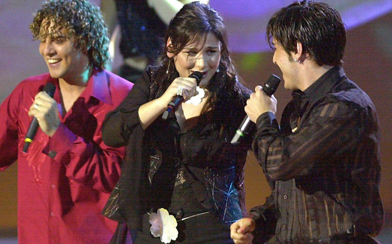 Rosa, Bisbal y Bustamante, en el festival de Eurovisión de 2002