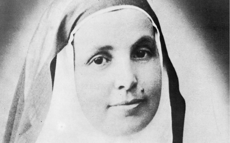 La madre Angelita en los primeros momentos de la fundación de las Hermanas de la Compañía de la Cruz