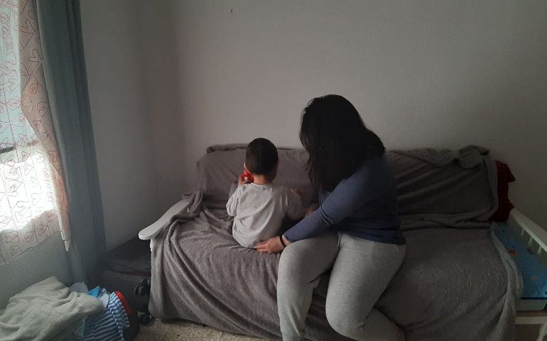 Lucía, Juan y su hijo Martín, pasan el Estado de alarma en una habitación