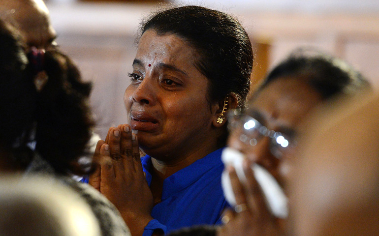 Fieles en la Eucaristía de reapertura de la iglesia de San Antonio, en Colombo (Sri Lanka) tras los atentados de Pascua de 2019