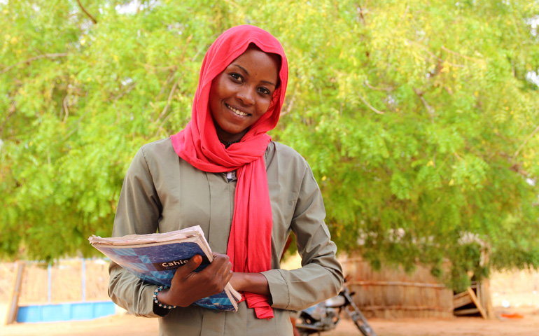 Sima, joven sudanesa, en el campo de refugiados de Djabal (Chad)