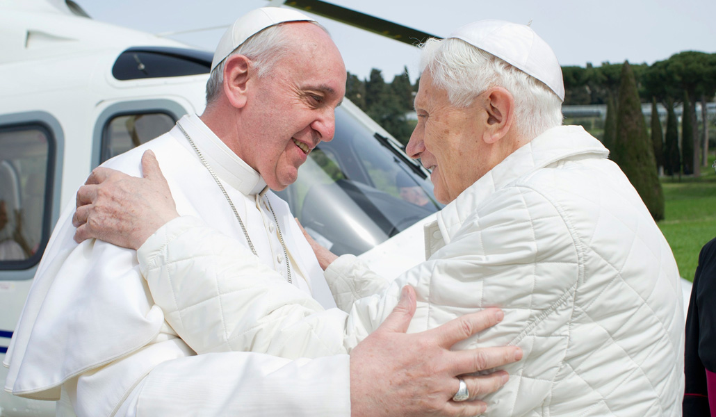 El Papa Francisco y Benedicto XVI