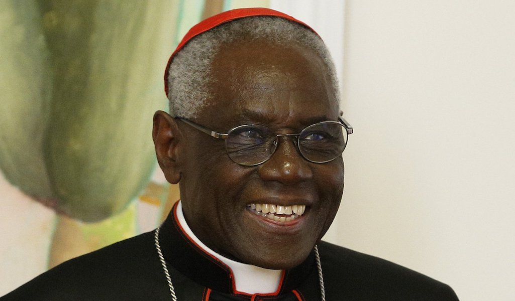 Francisco acepta la renuncia del cardenal Robert Sarah - Alfa y Omega
