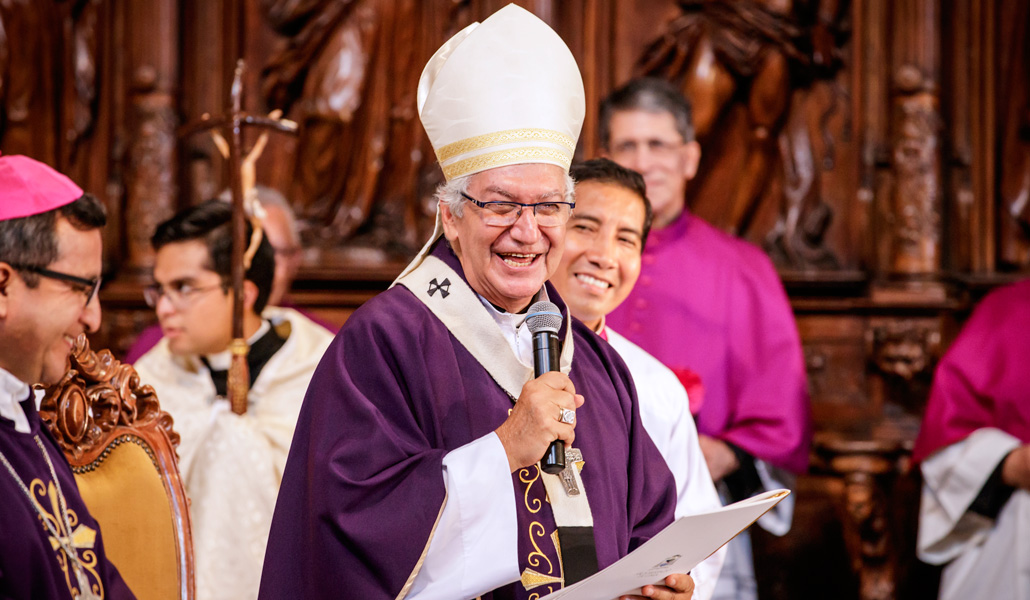 El arzobispo de Lima durante la celebración de la Eucaristía el primero domingo de Cuaresma de 2020