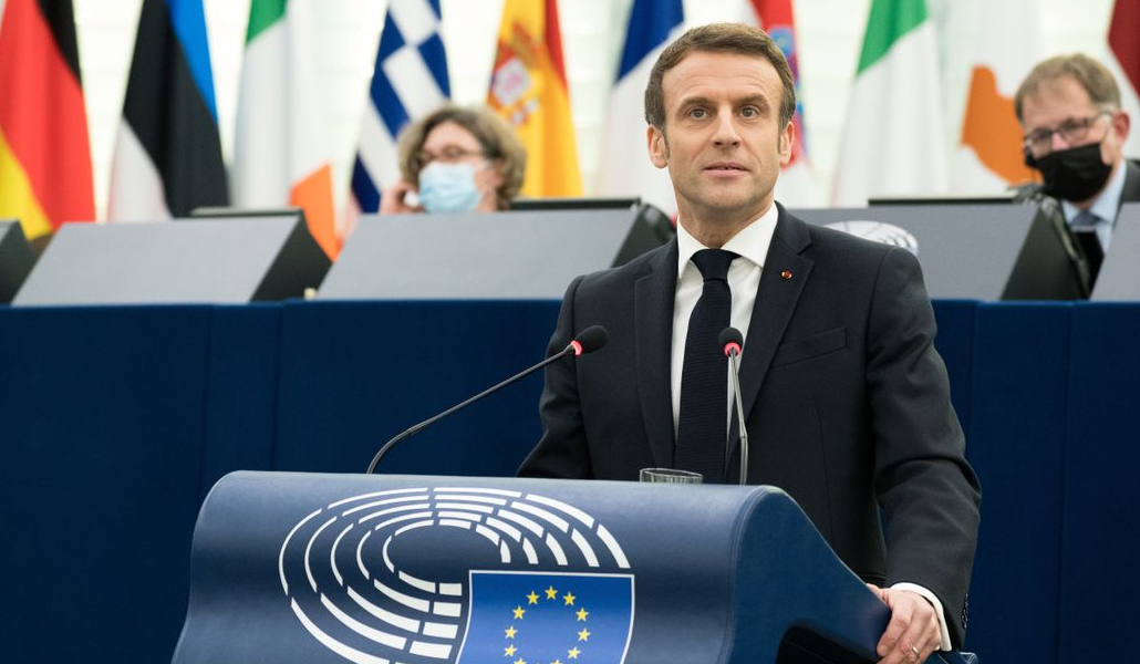 Macron durante su discurso ante el Parlamento Europeo