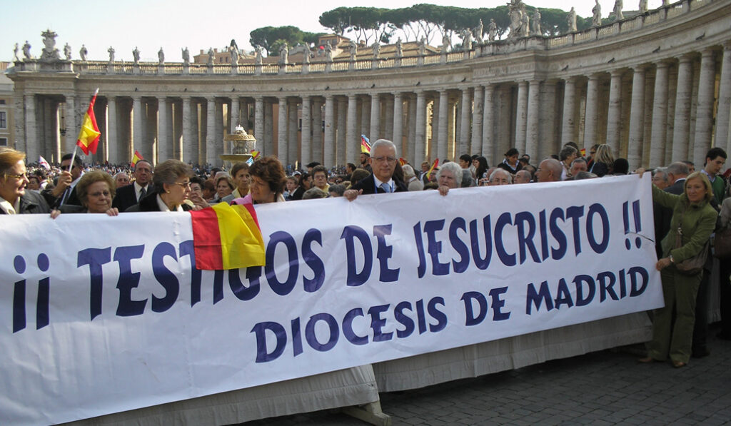 Una imagen de la beatificación de 498 mártires españoles del siglo XX, en la Plaza de San Pedro, en octubre de 2007