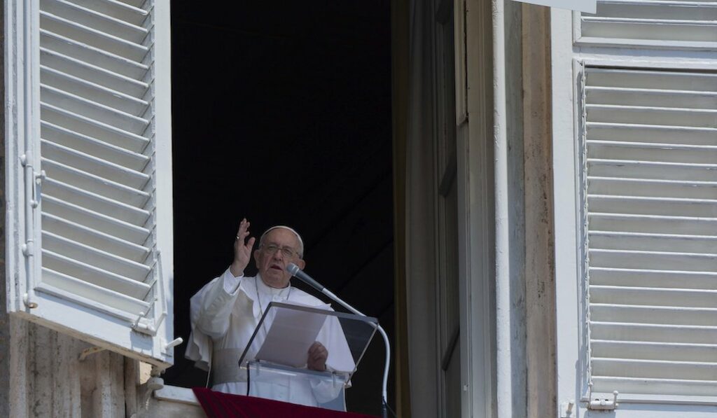 El Papa llama a la «paz social» en Ecuador y pide no olvidarse de ...