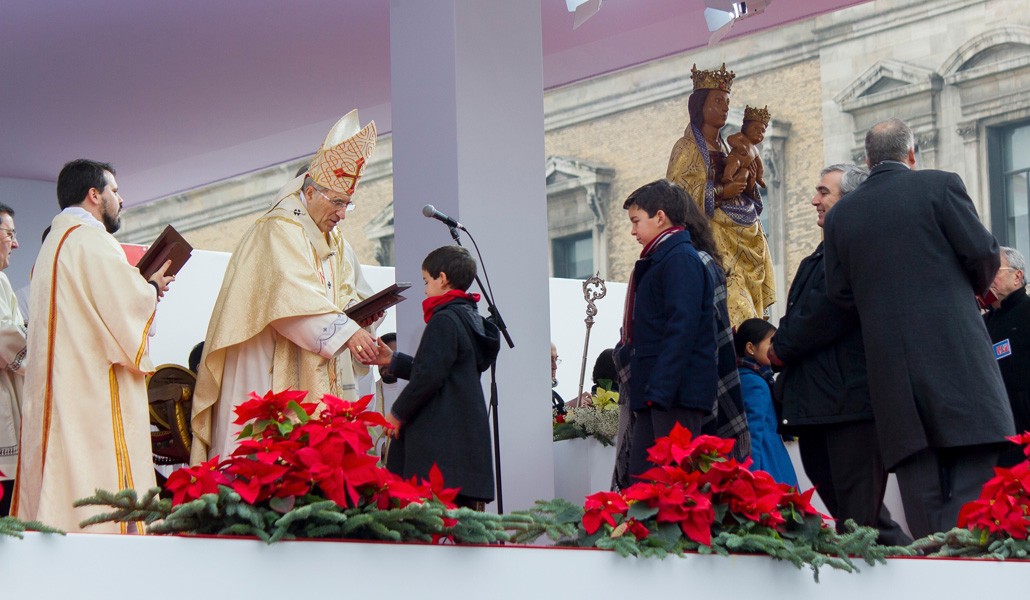 El cardenal Rouco durante el envío de las 'Familias en misión', al final de la Misa de la Sagrada Familia, en la plaza de Colón