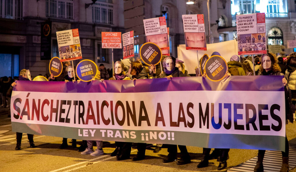 Manifestación de organizaciones feministas contra ley trans en Madrid