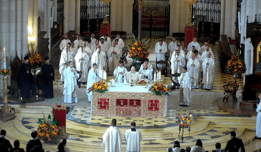 Vigilia Pascual presidida por el cardenal Osoro