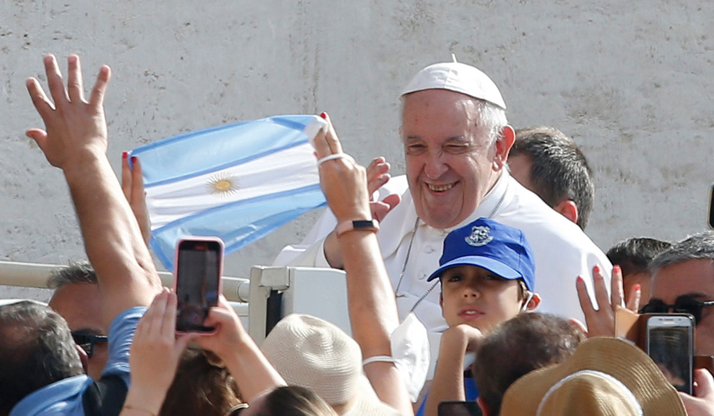 Papa planea viajar a Argentina
