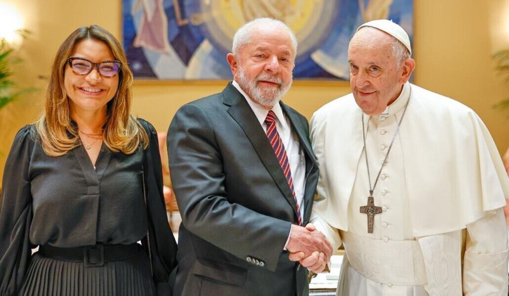 Papa con Lula de Brasil