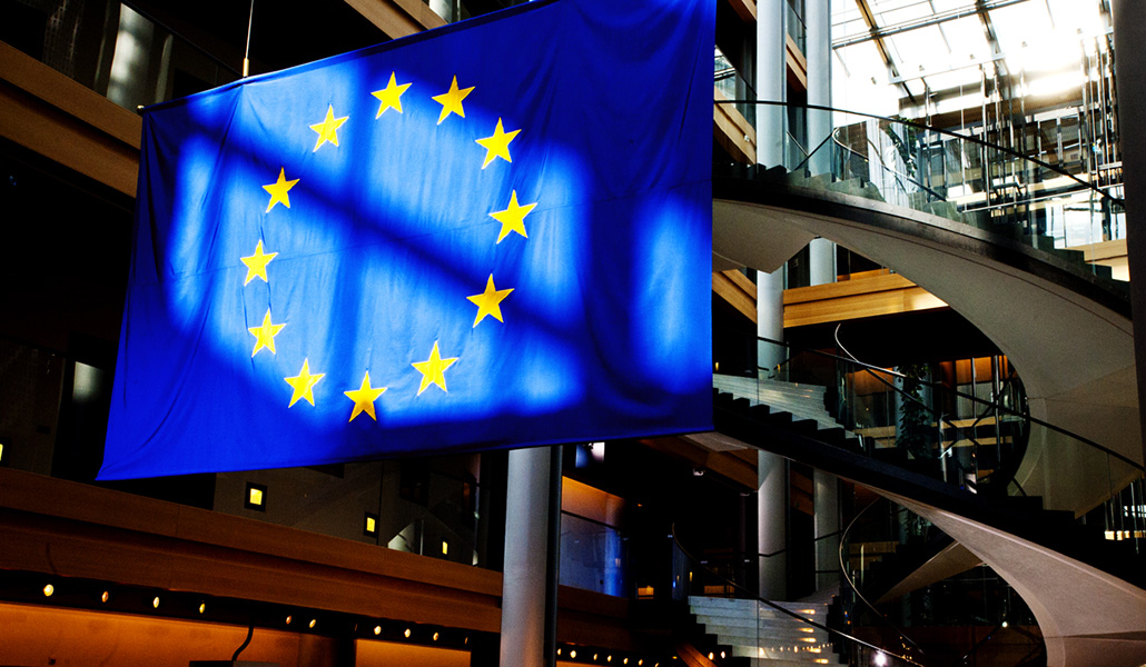 Bandera de la UE en el Parlamento Europeo