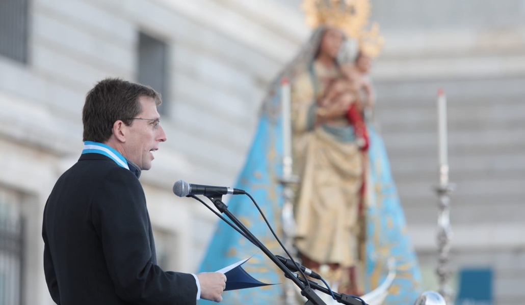 José Luis Martínez Almeida en la Misa por Nuestra Señora de la Almudena