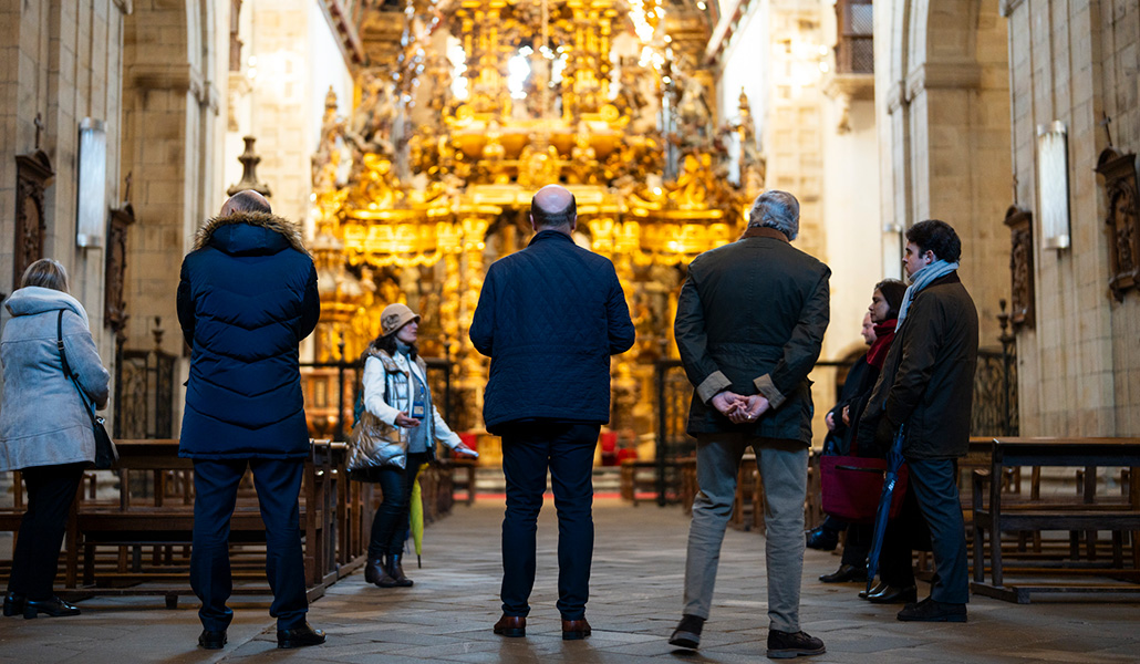 Participantes en el encuentro del PPE visitan el monasterio de San Martín Pinario, en Santiago