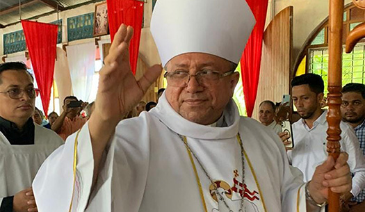 El obispo Isidoro Mora