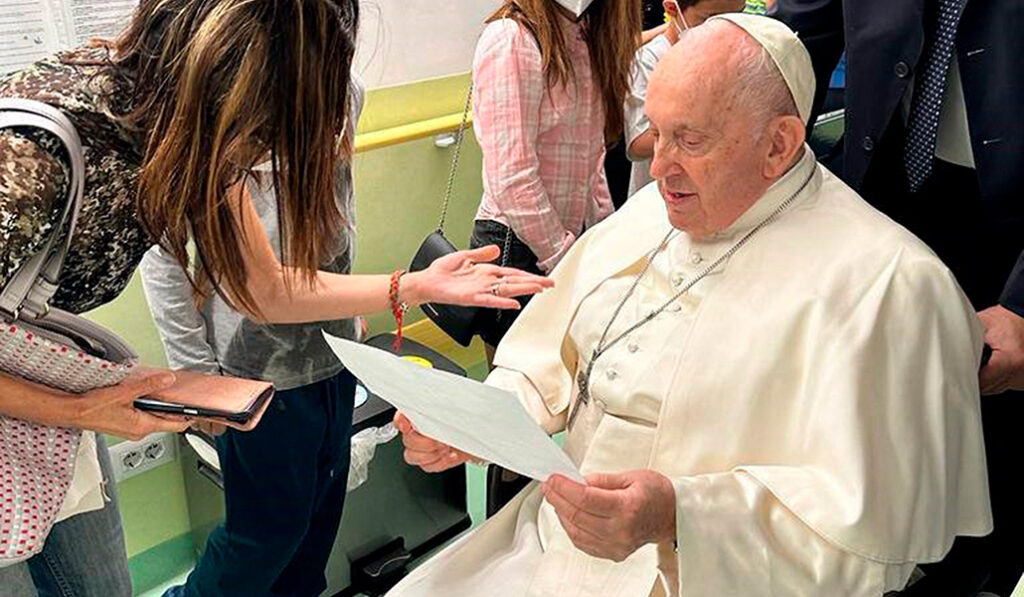 El Papa en el Hospital Policlínico Gemelli en junio, su segundo ingreso de 2023