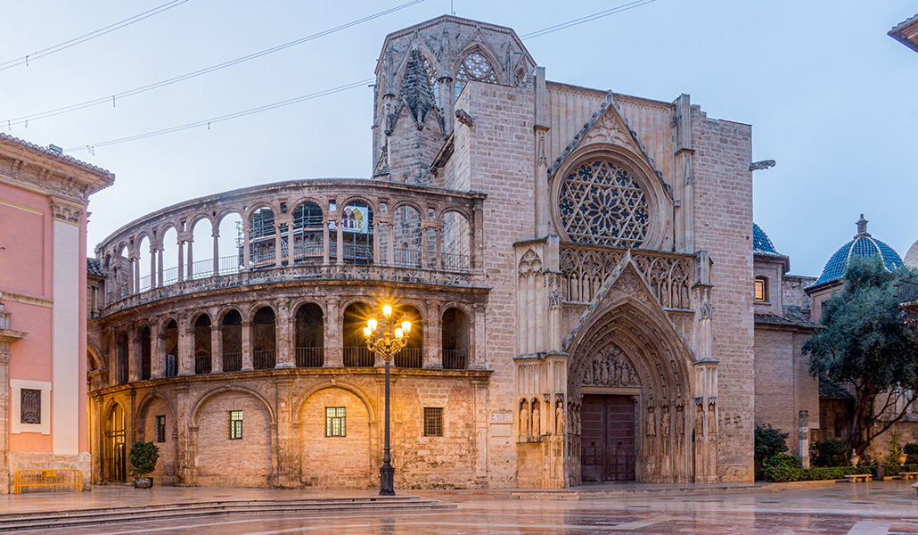 Fachada de la catedral de Valencia