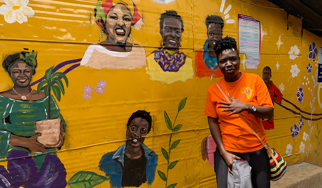 El refugio de familias tiene un mural de mujeres inspiradoras