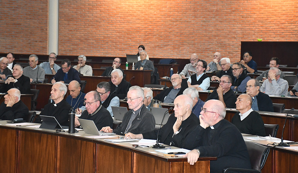 Los obispos argentinos durante su última asamblea plenaria, en abril de 2023