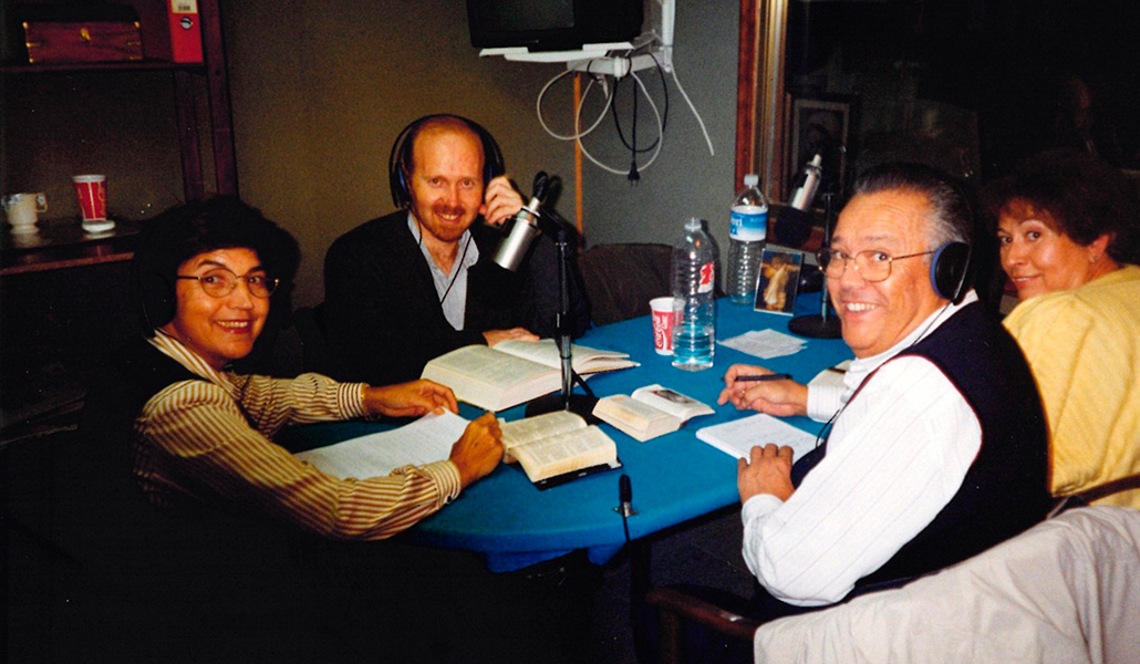 Los primeros voluntarios de Radio María que hacían programas en 1999