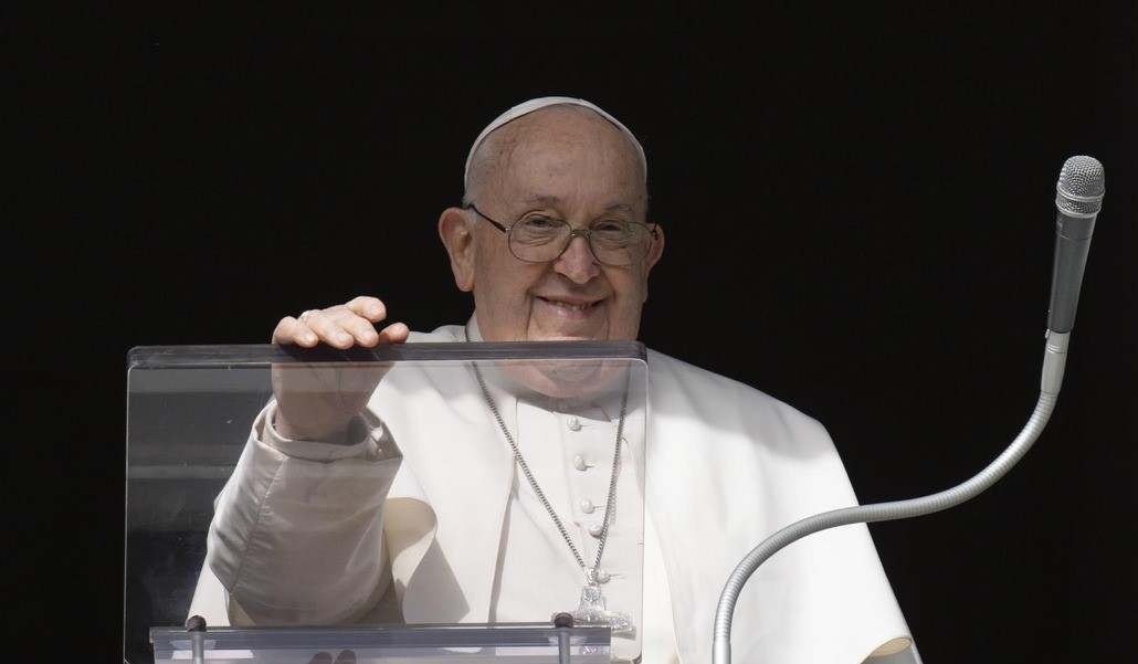 Unos 20.000 fieles han acompañado al Papa durante el rezo del ángelus según la Gendarmería Vaticana