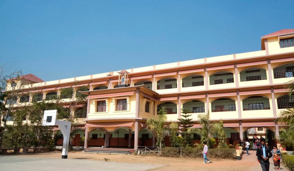 Fachada del Colegio Don Bosco, de Udaipur