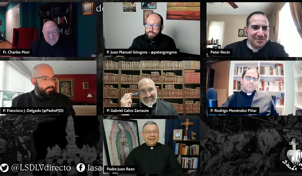 Un momento del encuentro de los sacerdotes en su canal de YouTube