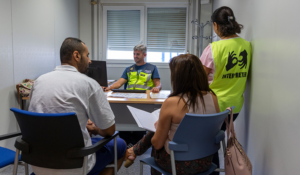 Oficina para la petición de protección internacional de asilo en Beni Enzar, entre España y Marruecos