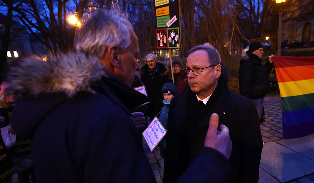 Bätzing dialoga con manifestantes alemanes a favor de una reforma de la Iglesia