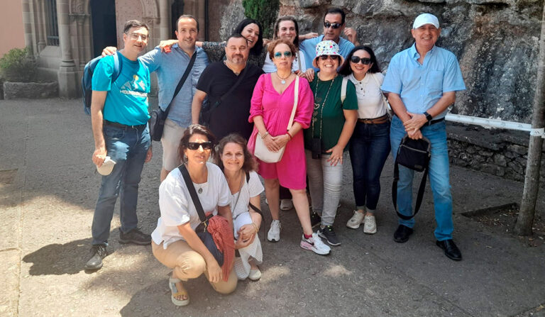 Una de las primeras quedadas del grupo, en el monasterio de Montserrat