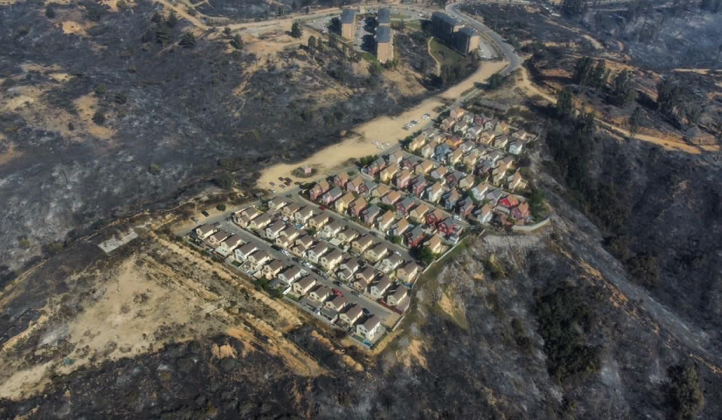 La urbanización de Villa Botania, en Chile, tras los incendios forestales del 30 de enero