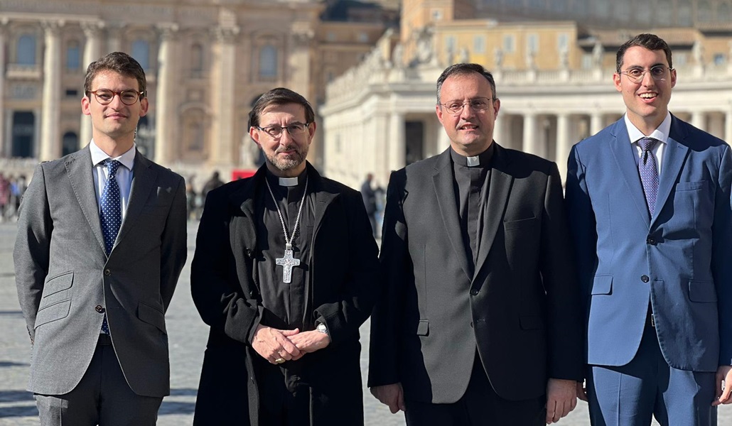 El seminarista Alberto del Olmo, el cardenal José Cobo, el rector José Antonio Álvarez y el seminarista Álvaro Simón en Roma