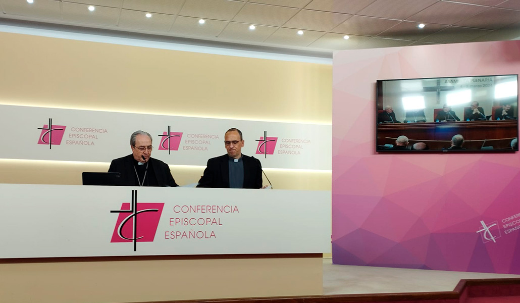 García Magán en la rueda de prensa final de la plenaria de los obispos