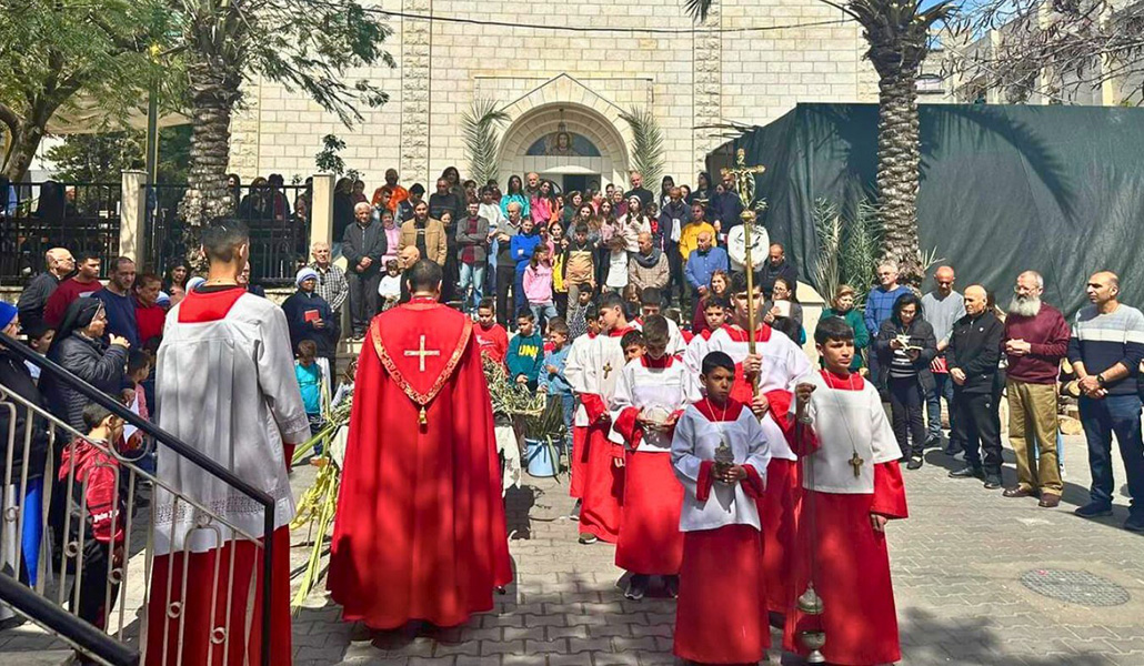 500 cristianos acuden a la procesión del pasado Domingo de Ramos en Gaza, en medio del conflicto con Israel