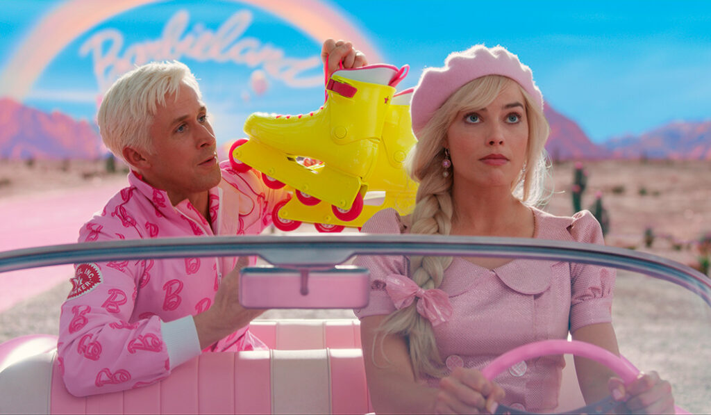 Ryan Gosling (Ken) y Margot Robbie (Barbie) en una escena de 'Barbie'