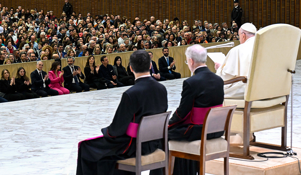 El Papa en el Aula Pablo VI del Vaticano con los periodistas de la RAI