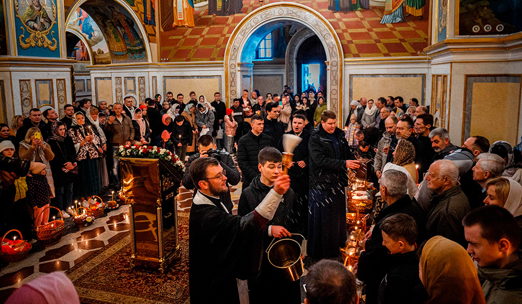 Celebración de la Pascua ortodoxa en el monasterio Pechersk Lavra en Kiev, Ucrania, en 2023