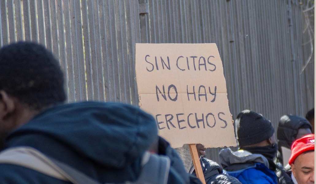 Detalle del cartel de la concentración de la tarde del viernes 15 de marzo frente al Ayuntamiento de San Fernando de Henares