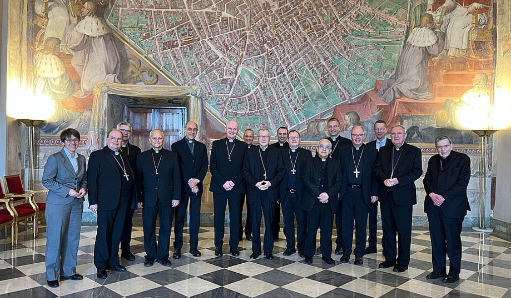 Los obispos alemanes en el Vaticano con Víctor Manuel Fernández, Kurt Koch, Pietro Parolin, Robert Prevost y Arthur Roche