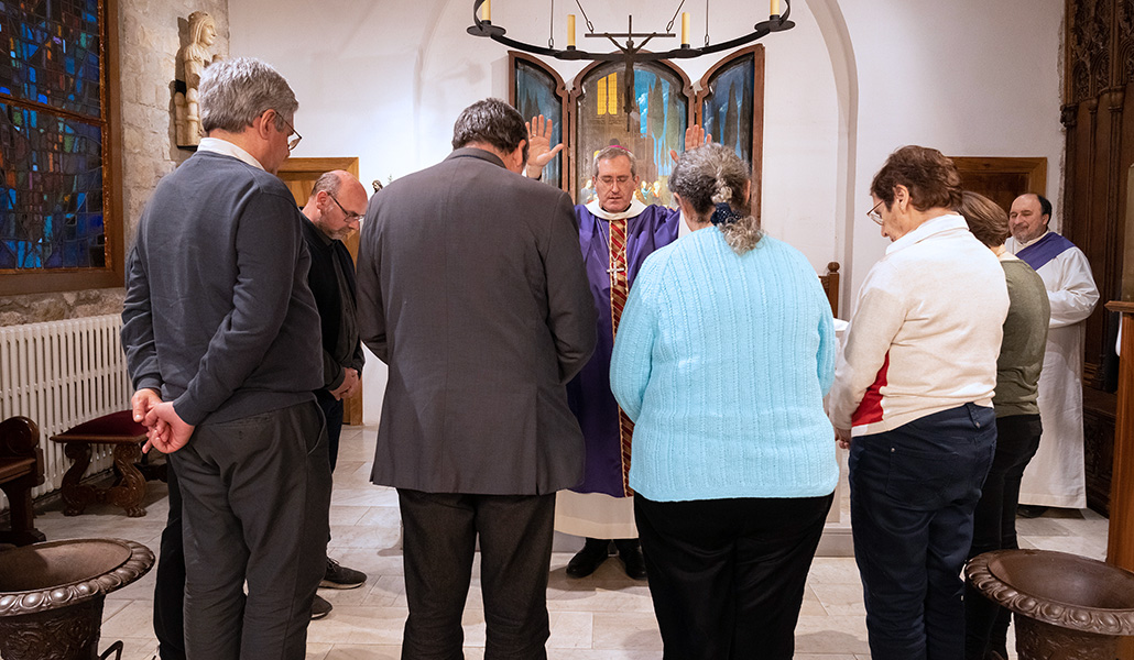 El obispo auxiliar Xavier Vilanova envía a los nuevos agentes de pastoral