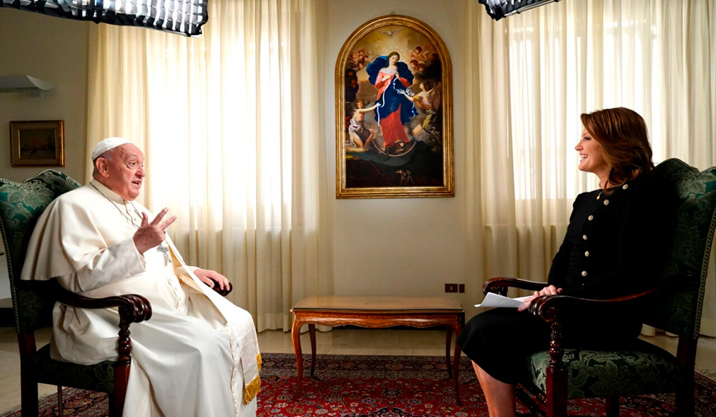 Un momento de la conversación del Pontífice con Norah O'Donnell