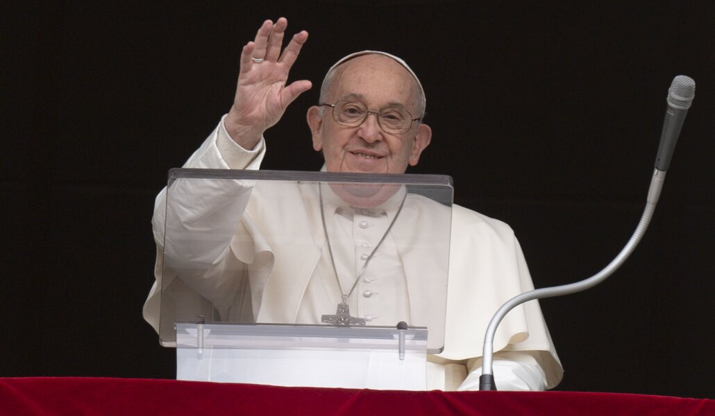 El Papa durante el rezo mariano el lunes de la Octava de Pascua