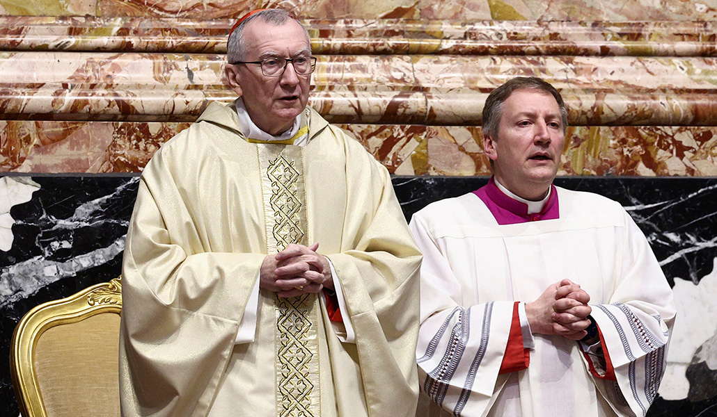 El cardenal Pietro Parolin, en la basílica de San Pedro en el Vaticano el pasado 9 de marzo