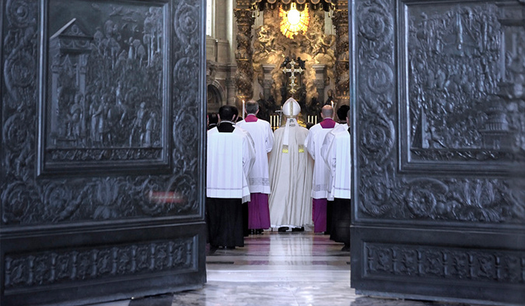 El Papa en las vísperas en las que se presentó la bula que proclamaba el Año de la Misericordia en abril de 2015