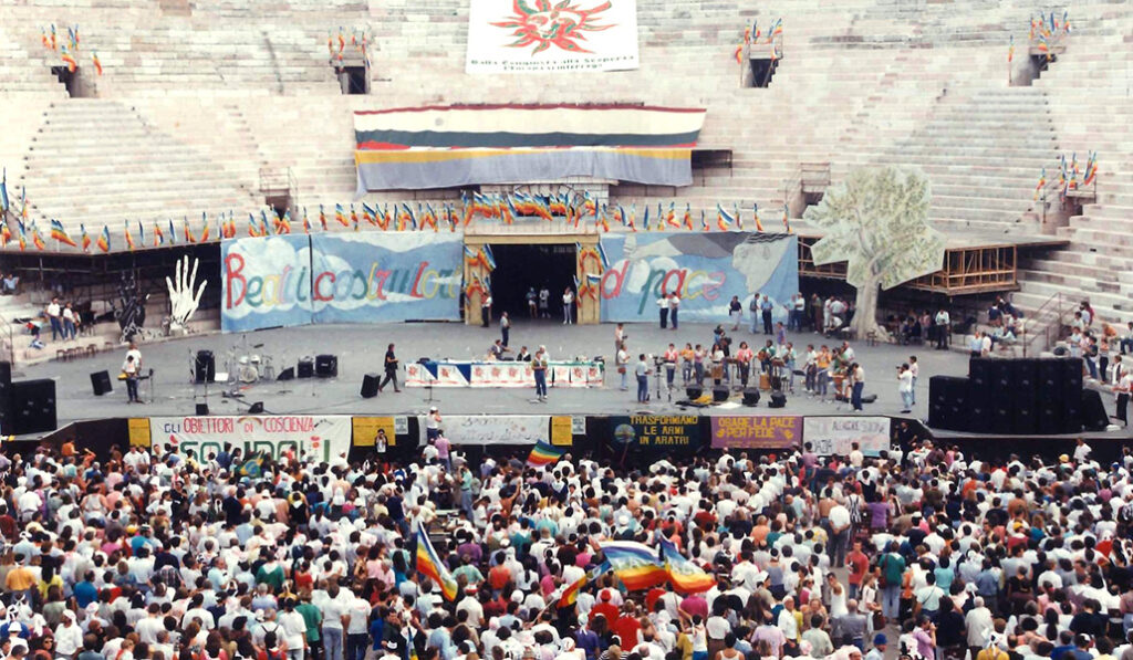 Cuarto encuentro de la asamblea en el anfiteatro de Verona en 1991