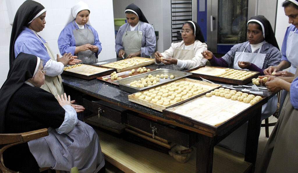 Los dulces de las comendadoras de Santiago se venderán en la web que unificará los productos de las monjas