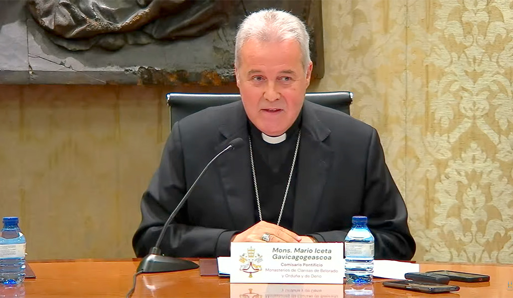 El arzobispo de Burgos durante la rueda de prensa
